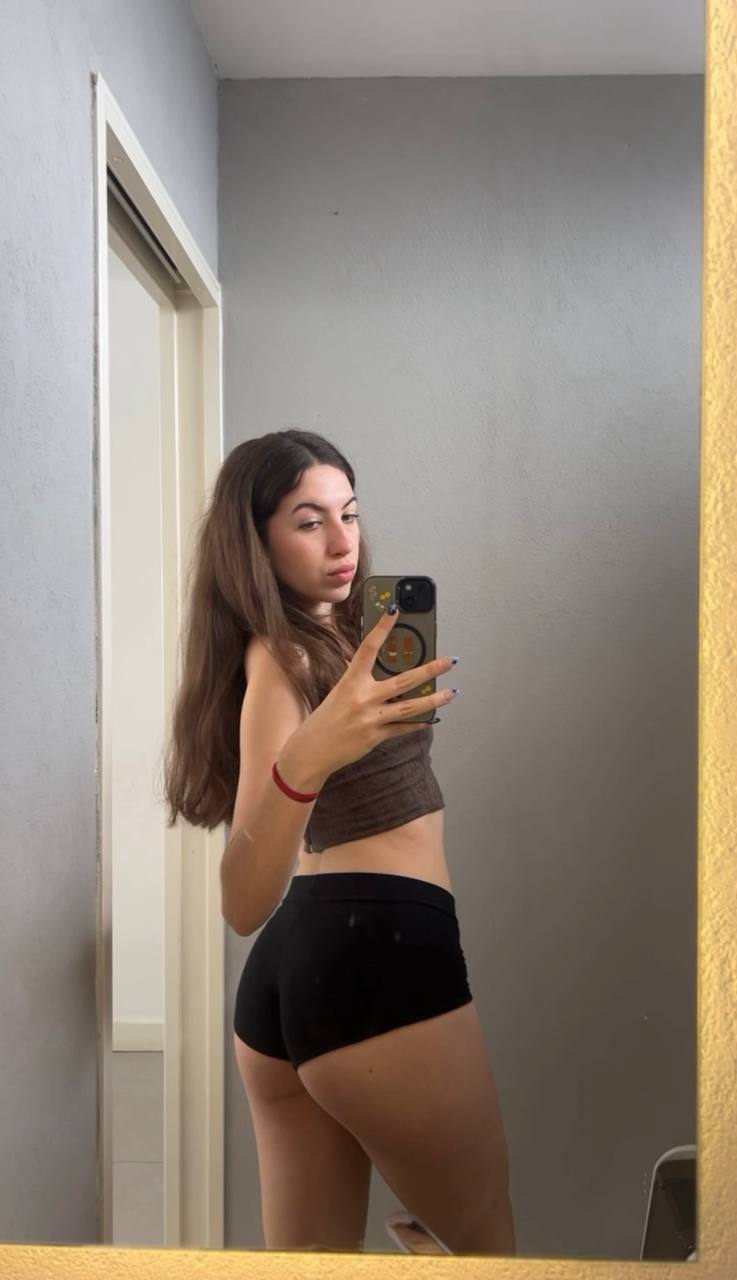 Amber in her underwear in Shantou