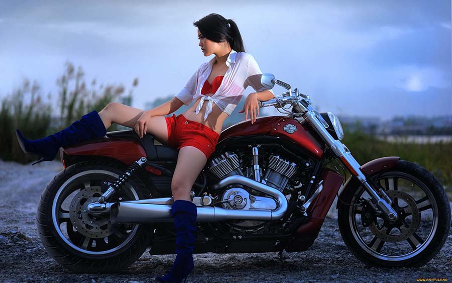 Beautiful girls and motorcycles in Shantou