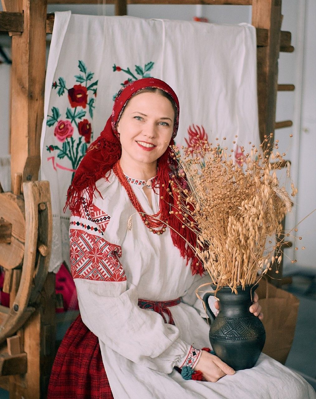 Women in Slavic costumes in Shantou