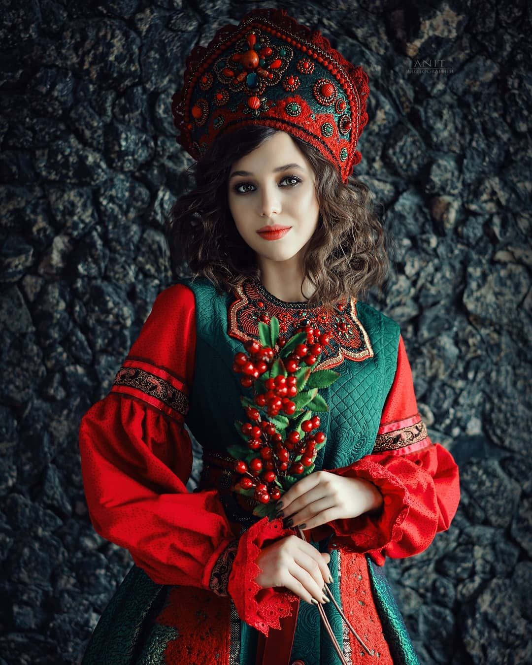 Nude girl Women in Slavic costumes in Shantou