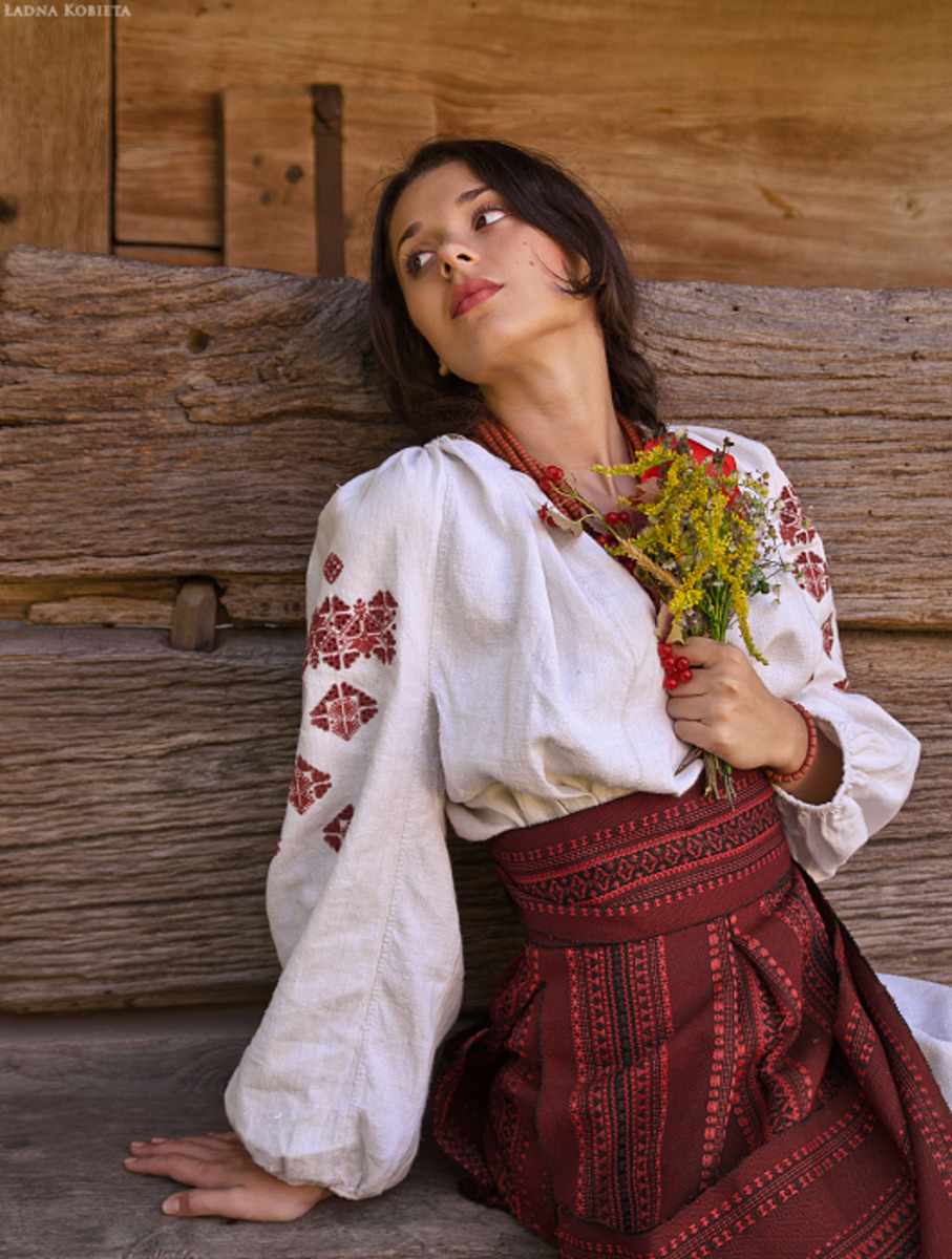 Girls in Slavic costumes in Shantou
