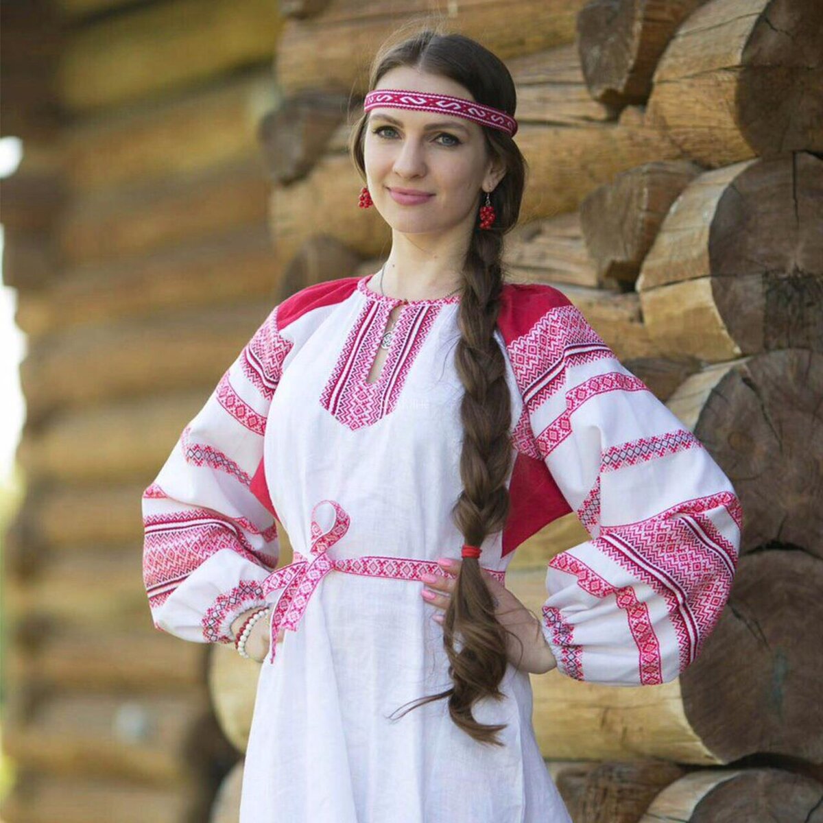 Girls in Slavic costumes in Shantou