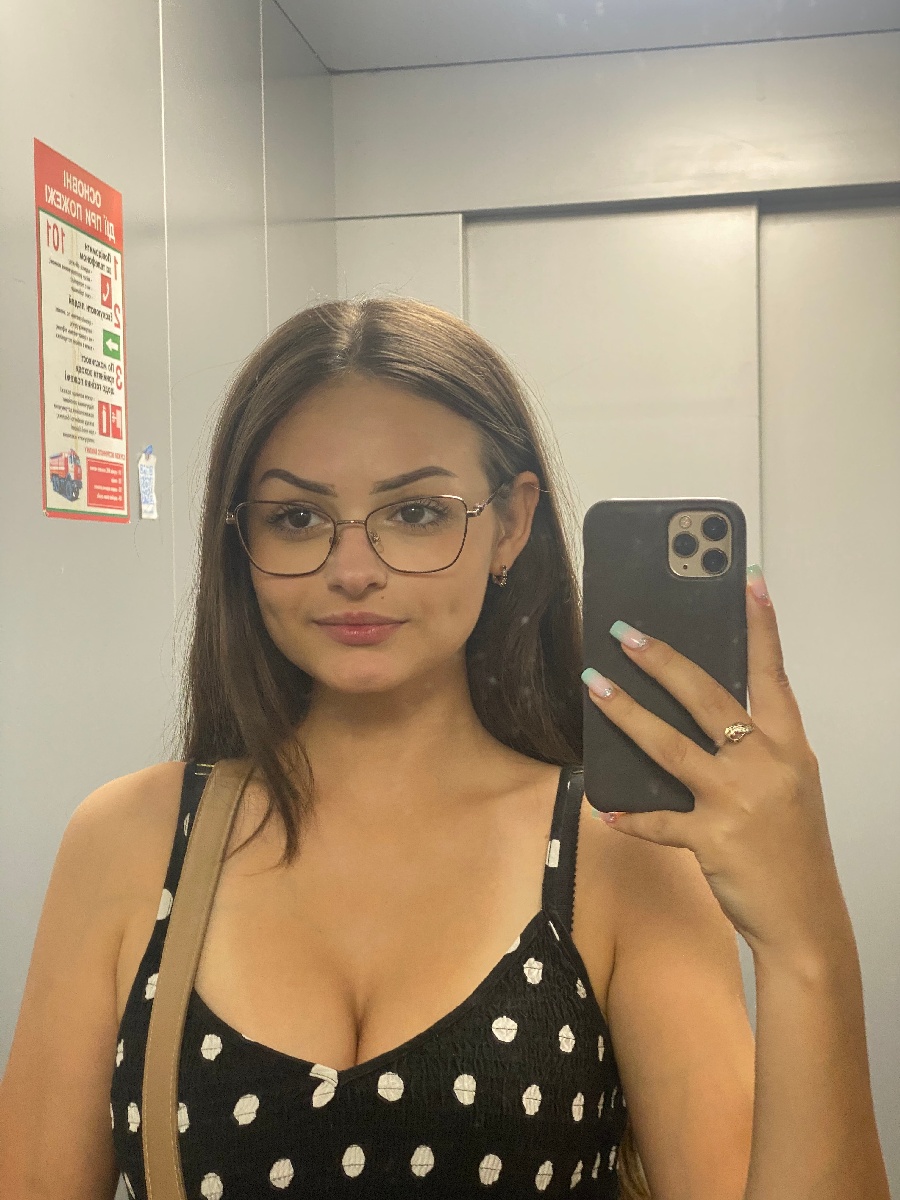 Sexy model Stacy in Shantou